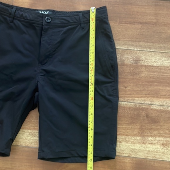 Handup Shorts - Picture 3 of 6